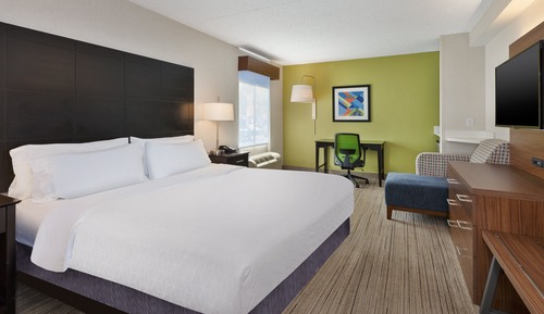 Standard Room, 1 King Bed, Accessible (Comm, Roll-In Shower)