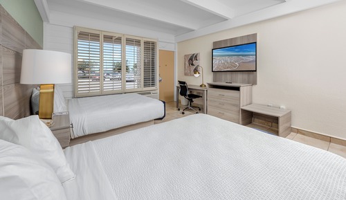 Standard Room, 2 Queen Beds, Balcony, Harbor View