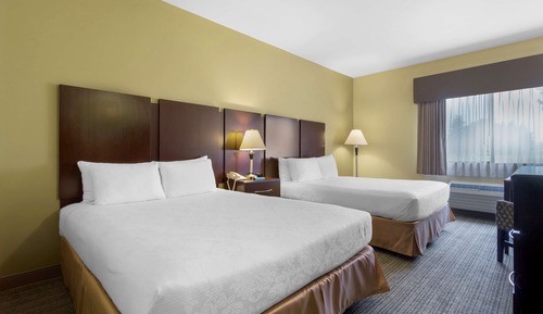 Standard Room, 2 Queen Beds, Balcony, Golf View