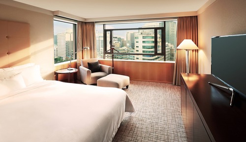 Executive Suite, 1 King Bed, Non Smoking, City View