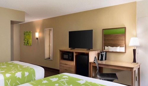 Room, 2 Queen Beds, Accessible, Non Smoking (Roll In Shower)