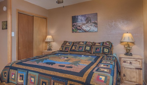 Lodge 1, Jetted Tub
