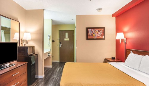 Standard Room, 1 Queen Bed, Non Smoking