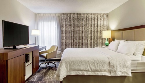 One King Bed, Non-Smoking