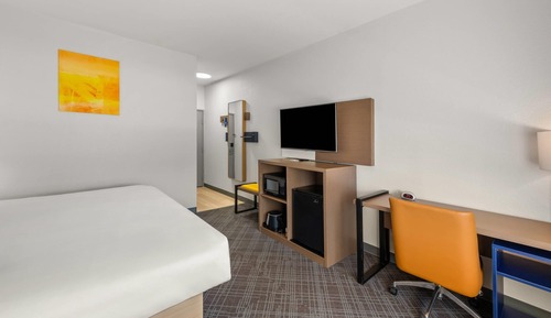 Standard Room, 1 Queen Bed, Non Smoking