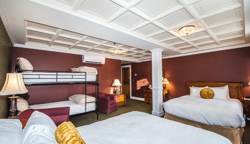 Family Room, Multiple Beds