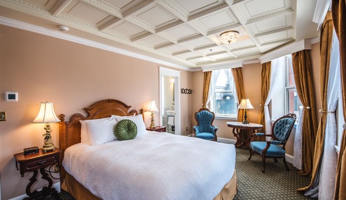 Exclusive Room, 1 Queen Bed, Mountain View