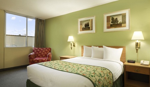 Standard Room, 1 Queen Bed, Accessible, Non Smoking