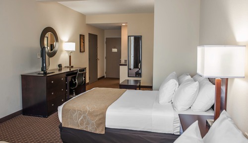 Suite, Non Smoking (2 Double Beds & 1 Sofa Bed)