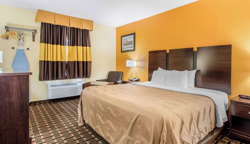 Standard Room, 1 King Bed, Non Smoking