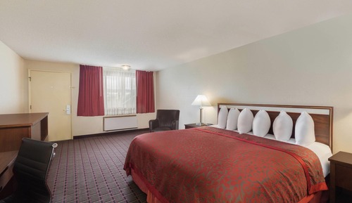 Standard Room, 1 King Bed, Non Smoking