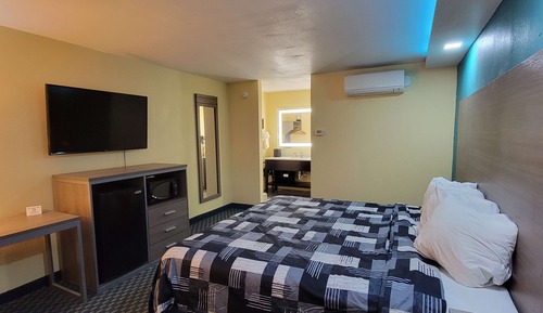 Standard Room, 1 King Bed, Non Smoking, Refrigerator & Microwave