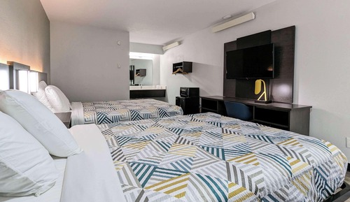 Standard Room, 2 Double Beds, Non Smoking