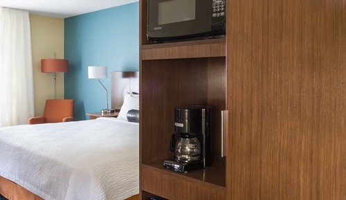 Room, 1 King Bed (Mobility/Hearing Accessible, Tub)