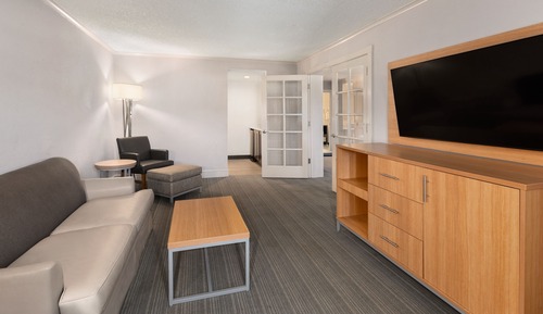 Suite, 1 King Bed