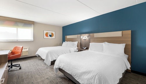 Standard Room, 2 Queen Beds (Bath Shower Combination)