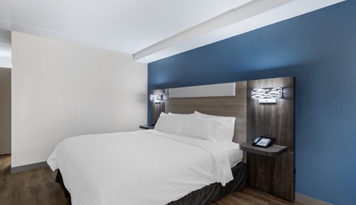 Standard Room, 1 King Bed