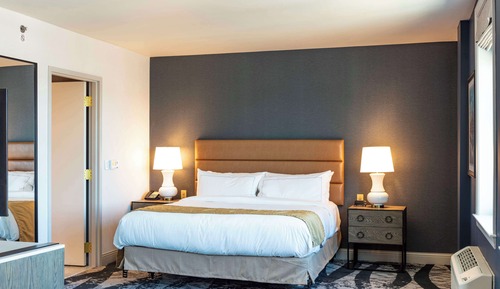 Presidential Suite, 1 King Bed, Accessible, Bathtub (Mobility & Hearing)