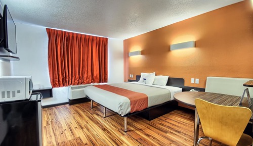 Standard Room, 1 King Bed, Non Smoking