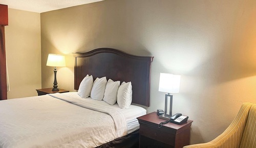 Deluxe Room, 1 Queen Bed, Accessible, Non Smoking