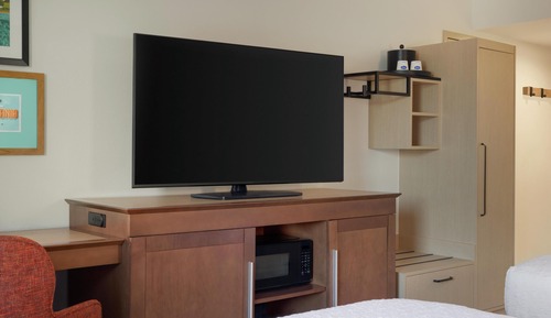 Room, 2 Queen Beds, Accessible, Poolside (Hearing)