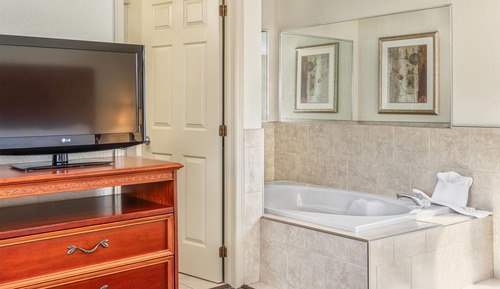 Room, 1 Queen Bed, Non Smoking, Jetted Tub
