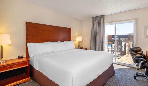 Room, 1 King Bed, Balcony, Poolside