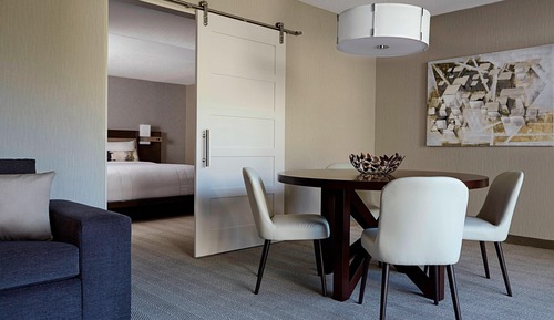 Club Suite, 1 Bedroom, Non Smoking (Mobility/Hearing Access, Roll-in Shwr)