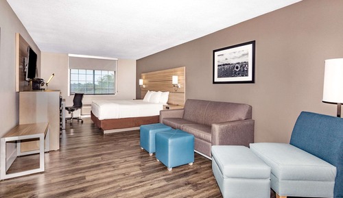 Deluxe Suite, 1 King Bed, Non Smoking