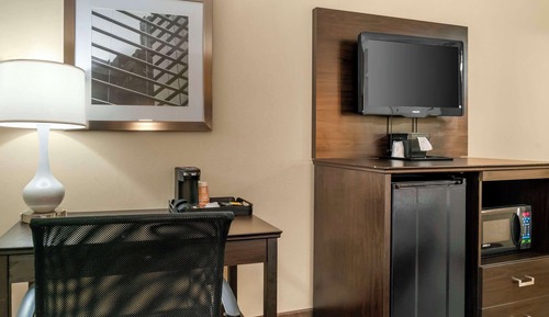 Room, 1 King Bed, Non Smoking, Hot Tub (Upgrade)
