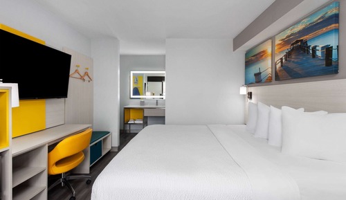 Room, 1 King Bed, Non Smoking