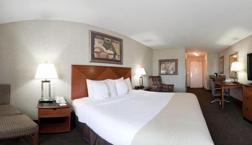 Premium Room, 1 King Bed, Jetted Tub
