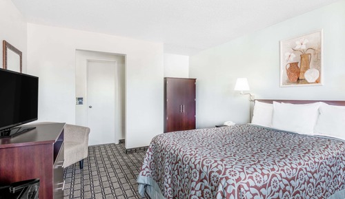 Standard Room, 1 Queen Bed, Non Smoking