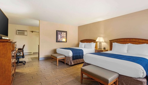 Standard Room, 2 Queen Beds, Non Smoking, Refrigerator & Microwave (Pet Friendly)