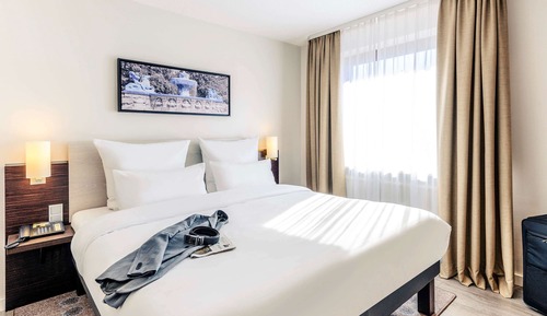 Privilege, Suite, 1 King Bed with Sofa bed