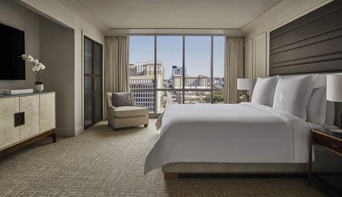 Suite, 1 King Bed, City View