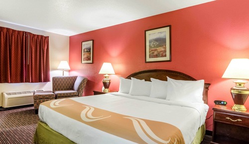 Standard Room, 1 King Bed, Smoking