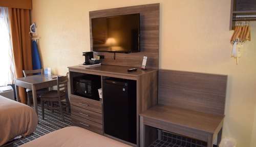 Deluxe Room, 1 King Bed, Accessible, Non Smoking (Mobility)