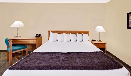 Standard Room, 1 King Bed