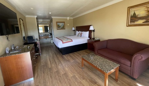 Room, 1 King Bed, Non Smoking
