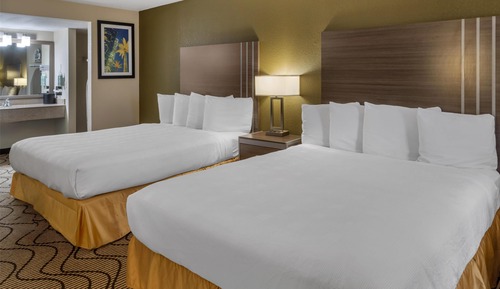 Standard Room, 2 Queen Beds, Non Smoking, Jetted Tub