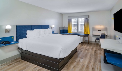 Standard Room, 1 King Bed