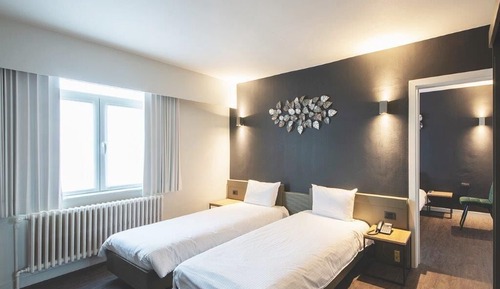 Family Room, 2 Bedrooms