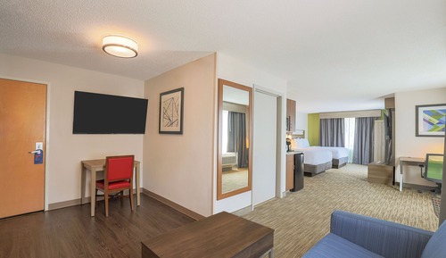 Suite, 2 Queen Beds (with Additional Living Area)