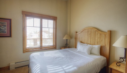 Studio (Condominium)
