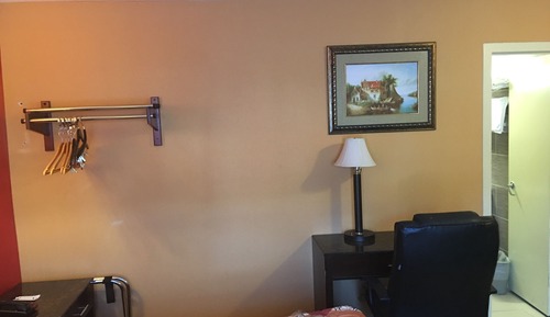 Studio Suite, 1 King Bed, Smoking, Hot Tub