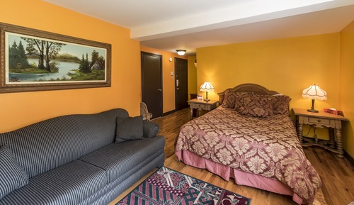 Standard Room, 1 Queen Bed