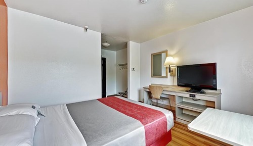 Standard Room, 1 Queen Bed, Accessible, Non Smoking