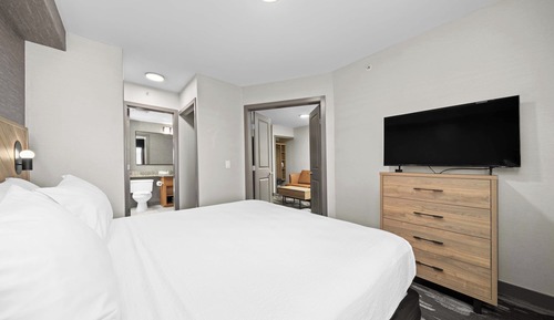 Grand Suite, 1 King Bed with Sofa bed, Kitchenette