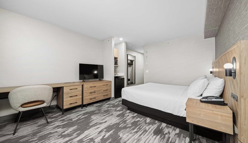 Standard Room, 1 King Bed, Accessible